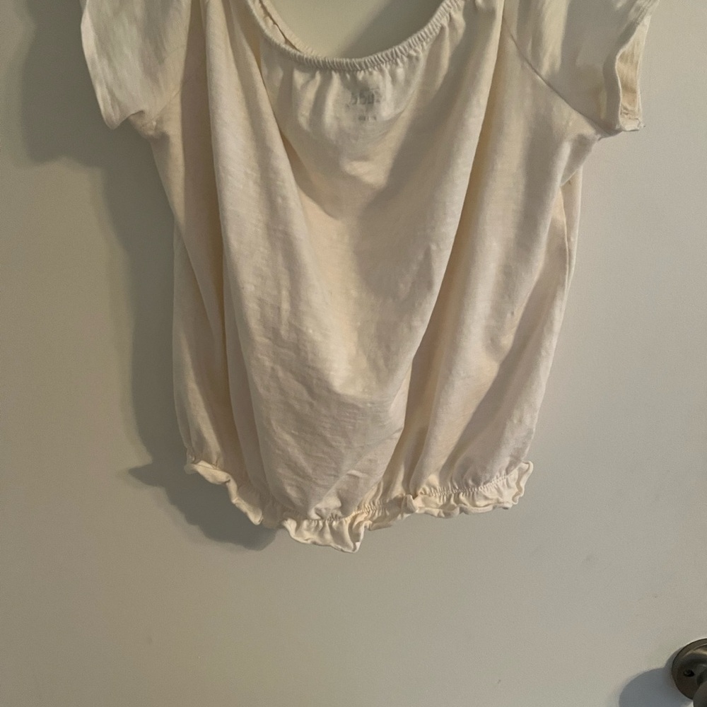 Cute button detail slight short sleeve top - Picture 5 of 6